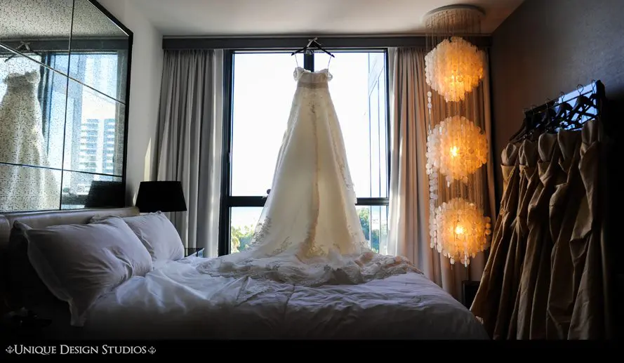 MIAMI WEDDING PHOTOGRAPHERS-WEDDING PHOTOGRAPHY-UNIQUE-ENGAGED-GETTING MARRIED-ENGAGEMENT-WEST PALM PHOTOGRAPHERS-NEW YORK PHOTOGRAPHERS-Alfred I Dupont building-07