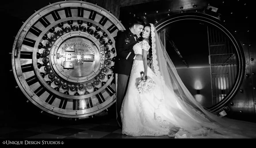 MIAMI WEDDING PHOTOGRAPHERS-WEDDING PHOTOGRAPHY-UNIQUE-ENGAGED-GETTING MARRIED-ENGAGEMENT-WEST PALM PHOTOGRAPHERS-NEW YORK PHOTOGRAPHERS-Alfred I Dupont building-64
