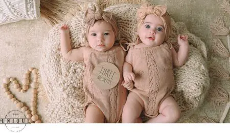 Twin babies at three months old.